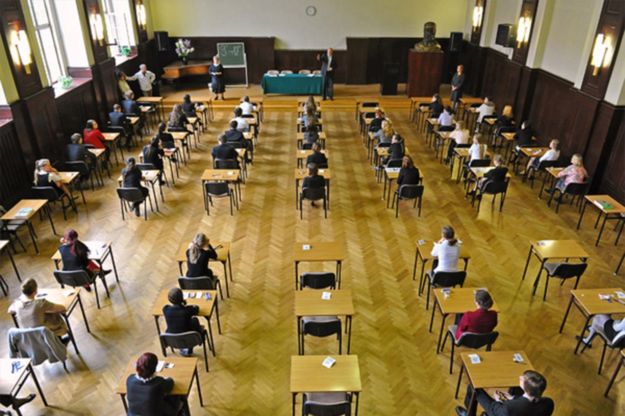 MEN odrzuca pomysł NIK z nieobowiązkową maturą z matematyki. "Zawieszenie egzaminu może zniechęcić uczniów i nauczycieli"
