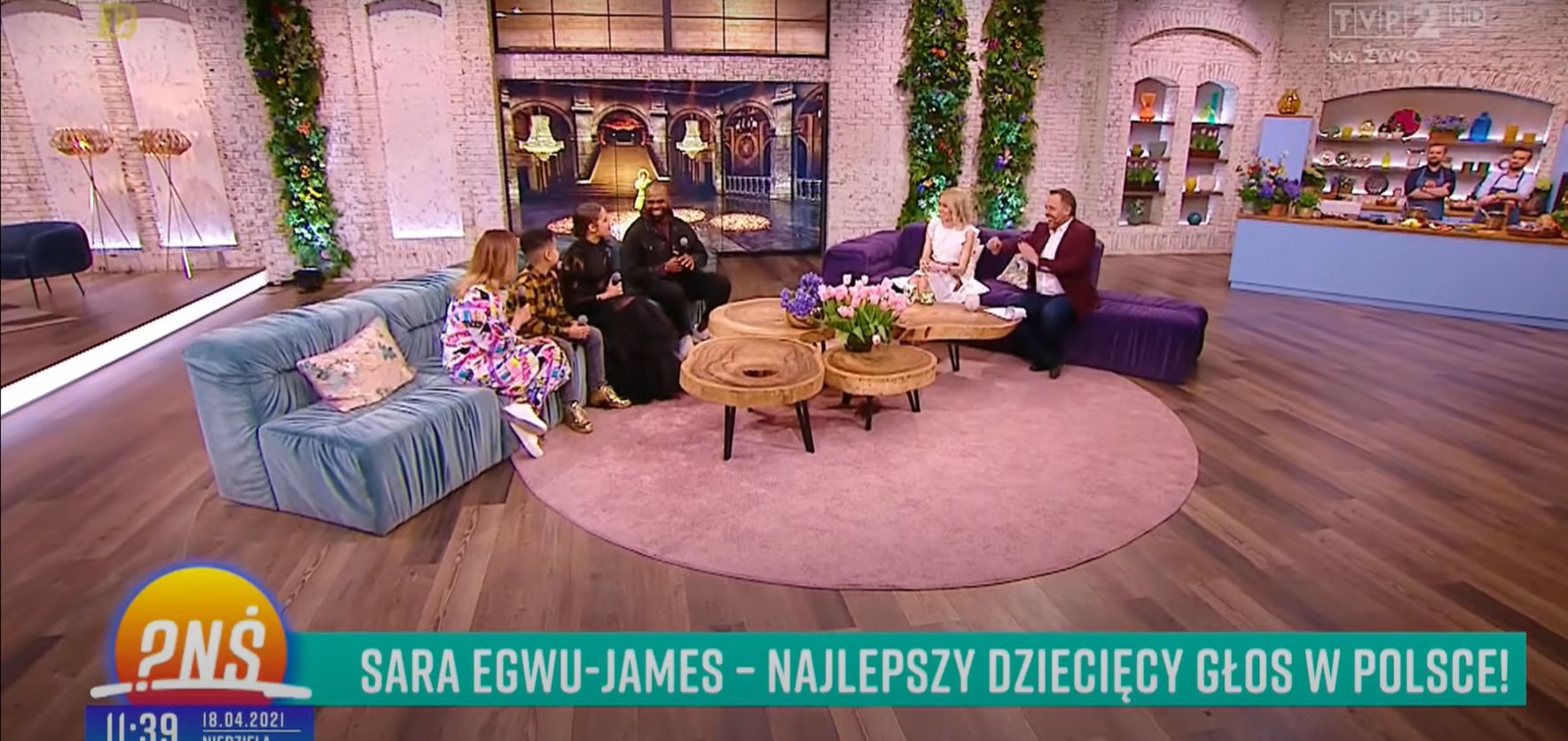 Sara Egwu-James z rodzicami w Pytaniu na śniadanie