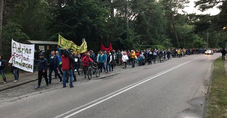 Protestujący idą prosto do prezydenta. "Brawo wczasowicze"