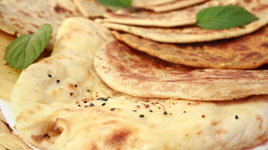 Przygotowanie placków paratha nie jest trudnym zadaniem