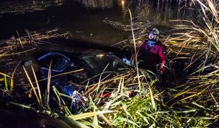 Maserati w stawie. Łódź nie dała rady, wezwano nurków