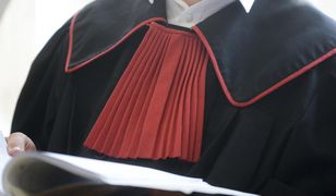 Podpalił bezdomnego, bo zajął strych jego kamienicy. Usłyszał zarzuty