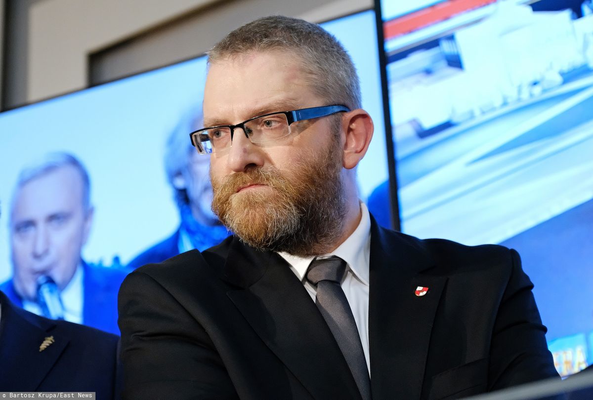TVP pozywa Grzegorza Brauna za słowa o Jacku Kurskim