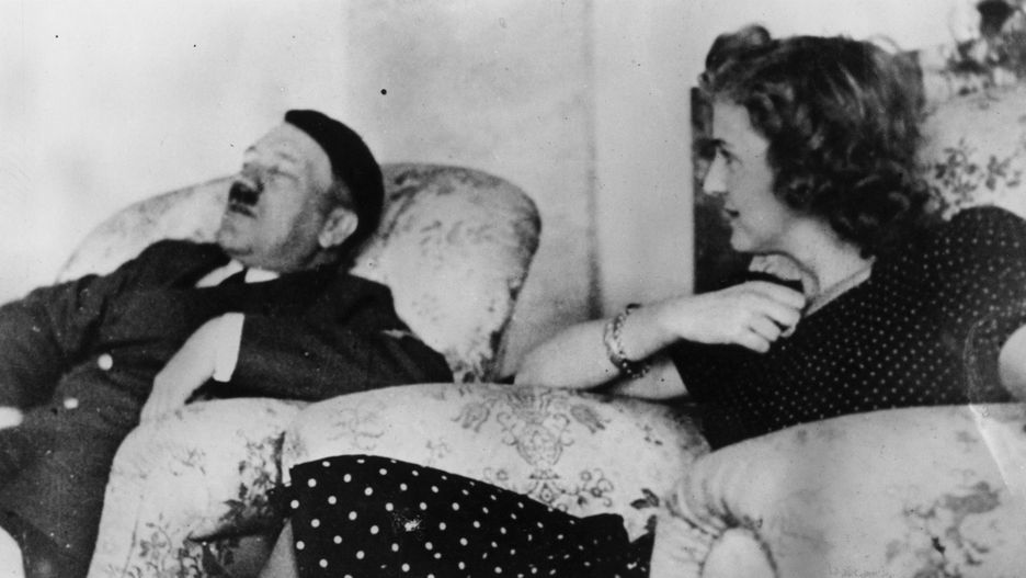 Zawsze dzielił ich dystans. Adolf Hitler i Ewa Braun, styczeń 1940 r.