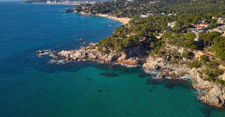 Hiszpania. Zbiorowy gwałt na turystce na Costa Brava
