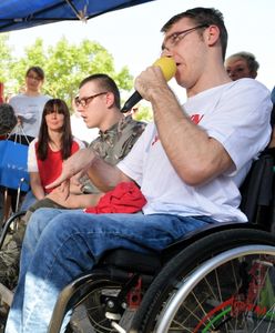 Protestujący opuścili Sejm. Witał ich tłum warszawiaków. Hartwich: nasze dzieci nie są już obywatelami w 84 proc.