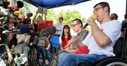 Protestujący opuścili Sejm. Witał ich tłum warszawiaków. Hartwich: nasze dzieci nie są już obywatelami w 84 proc.