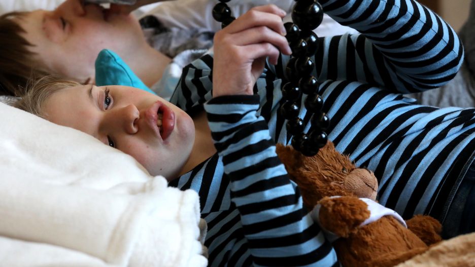 Od 18 kwietnia w Sejmie protestują rodzice osób niepełnosprawnych domagając się wprowadzenia m.in. dodatku rehabilitacyjnego dla osób niezdolnych do samodzielnej egzystencji po ukończeniu 18. roku życia