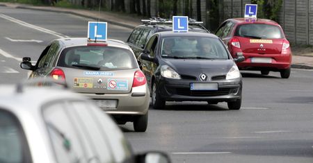 Przepisy, którymi rząd straszył kierowców w 2017. Wejdą w życie dopiero w 2018