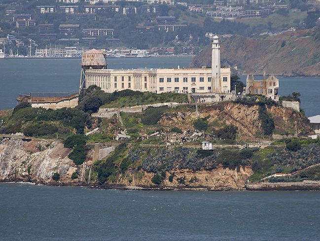 Alcatraz. Więzienie, z którego nie dało się uciec