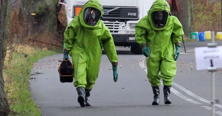Groźne znalezisko przy DK24. Poszukiwania sprawców