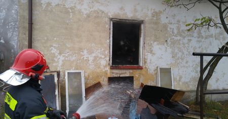 Pożar w Suwałkach. 50-latek spłonął we własnym domu