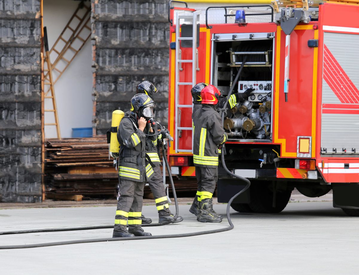 Burmistrz walczy o wzrok po nieudanym żarcie. Strażacy chlusnęli mu w twarz wodą