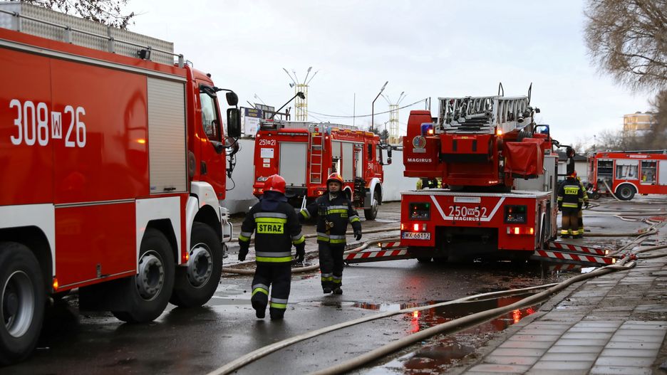 Malanów. Pożar hali produkującej meble