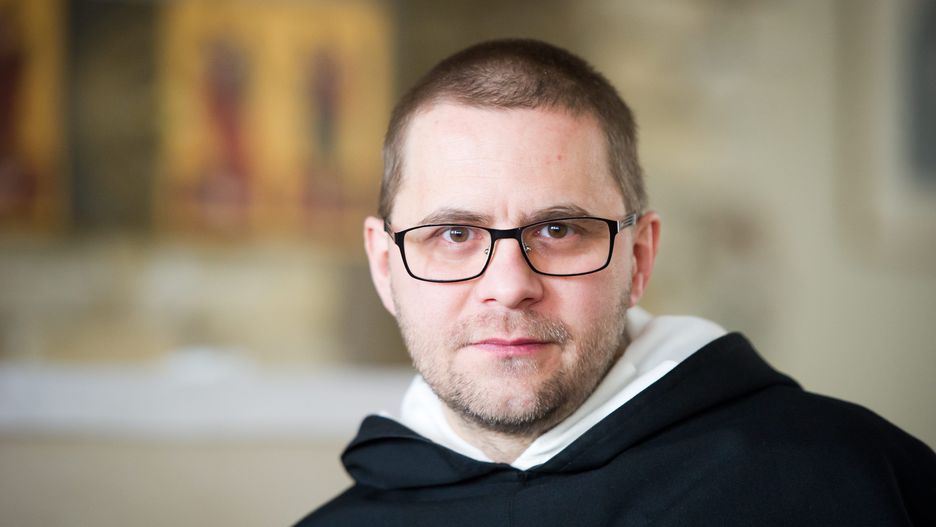 Dominikanin, o. Paweł Gużyński.