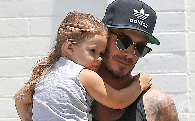 Harper Beckham ssie smoczek. David Beckham atakuje Daily Mail