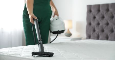 Jak często czyścić materac? Wiele z nas robi to za rzadko