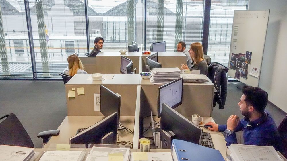 Średnie zarobki w Polsce są blisko 5 tys. zł brutto.