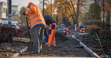 Koronawirus uderza w rynek pracy. 2,6 mln Polaków na śmieciówkach boi się, z czego będzie żyć