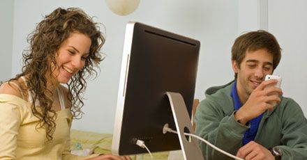 Ofert pracy więcej, ale prognozy ostrożne