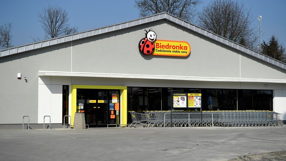 Remanent na półkach w Biedronce. Ziemniaków z Wielkiej Brytanii wkrótce nie zobaczymy