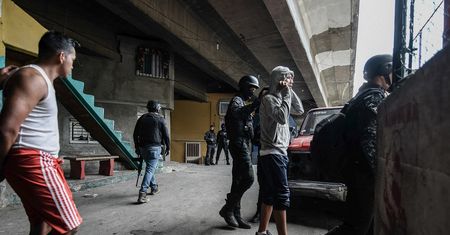 Zaskakujące efekty kryzysu w Wenezueli. Gangsterów nie stać na naboje