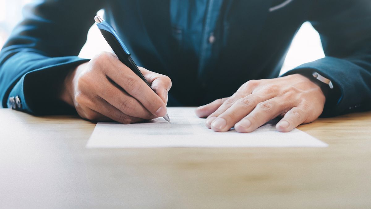 Umowę kupna-sprzedaży samochodu najlepiej zawierać na piśmie