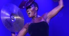 64-letnia Grace Jones daje czadu na scenie!