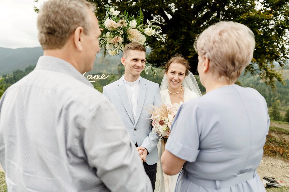 Puste koperty można zastąpić innymi podarkami. Fot. Freepik