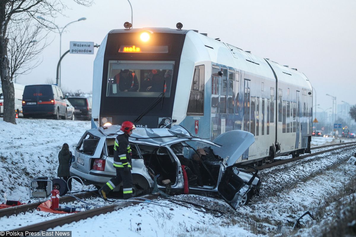 Rzeszów: tragiczny wypadek na torach. Kamery uchwyciły moment zderzenia