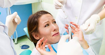 Koszmar w gabinecie stomatologicznym. Dentystka usunęła pacjentce 22 zdrowe zęby