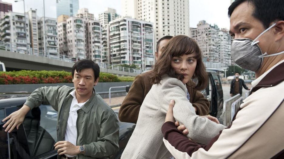 Marion Cotillard w filmie "Epidemia strachu".