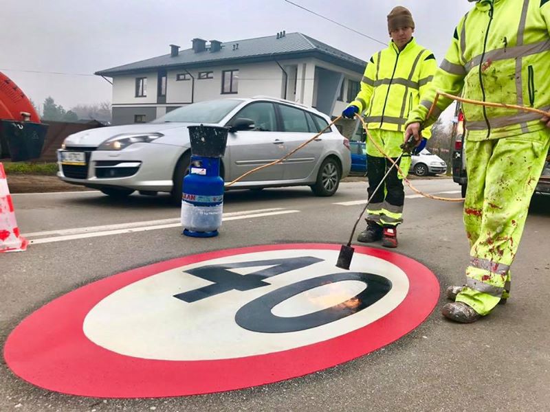 Prywatny fotoradar pod przedszkolem zadziałał. Wielkie zwycięstwo rodziców