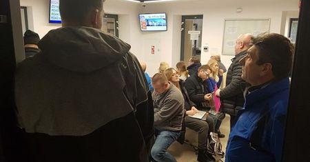 Rejestracja auta przez internet i koniec z kartą pojazdu. Ministerstwo szykuje rewolucję