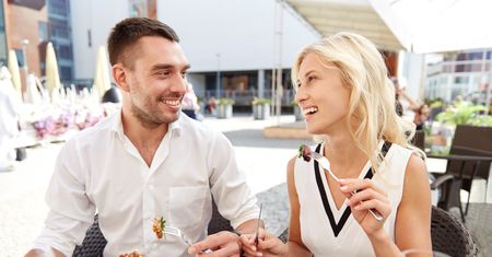 Nigdy nie chodź w dżinsach do restauracji. Już mówimy dlaczego