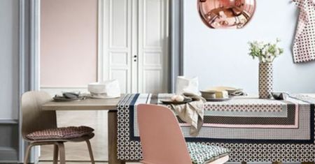 Elegancki salon, czyli inspiracyjny moodboard w odcieniach różu i miedzi