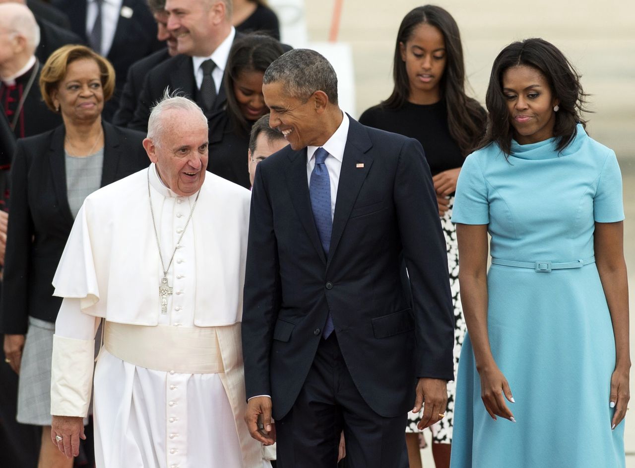 Rodzina Baracka Obamy wita Papieża Franciszka w USA!