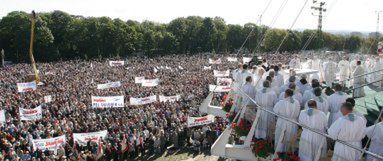 Benedykt XVI pozdrowił po polsku ludzi pracy na Jasnej Górze