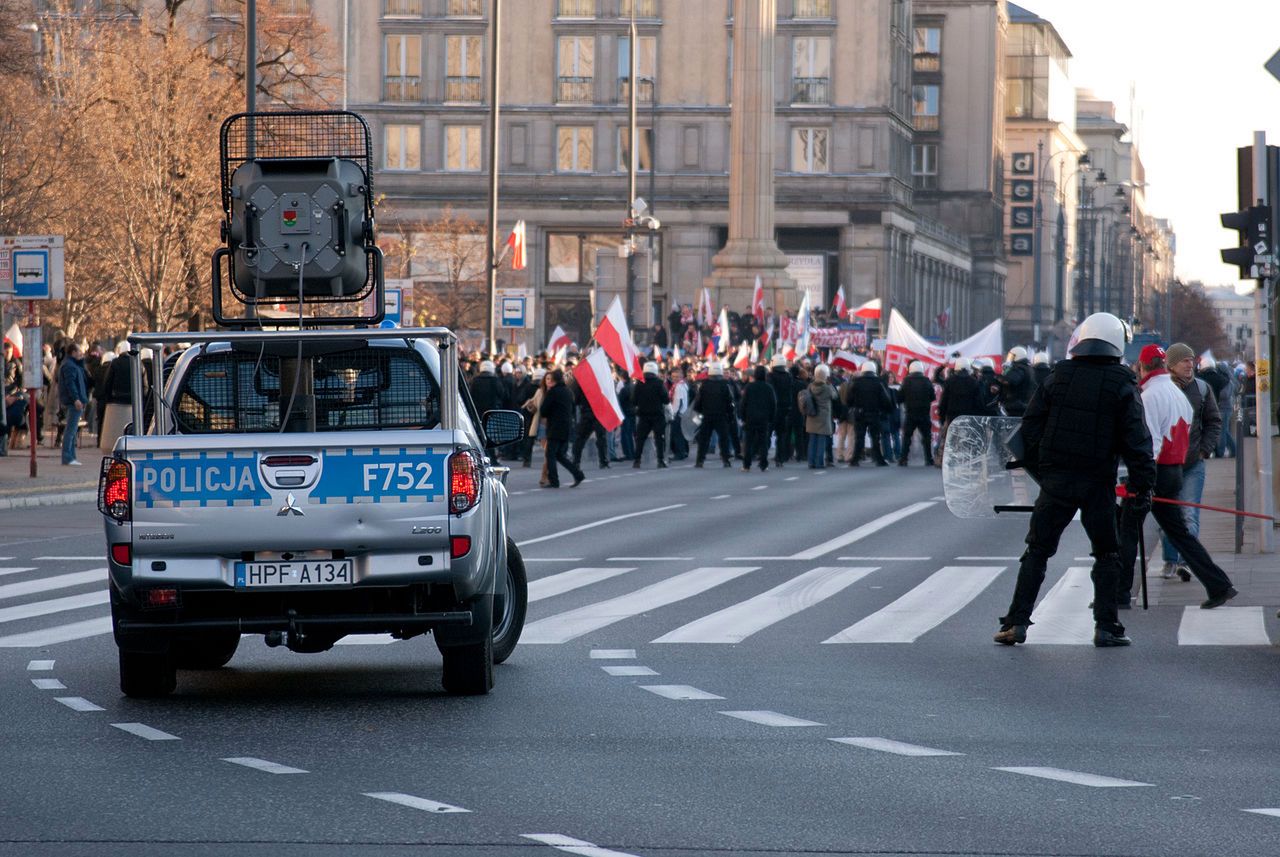 Poseł ośmieszył swoich kolegów. Straszył nielegalną bronią PiS-u, zapomniał, kto ją kupił