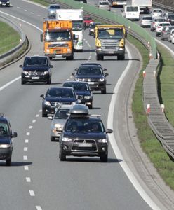 Autostrada A1 zablokowana. Ciężarówka uderzyła w bariery