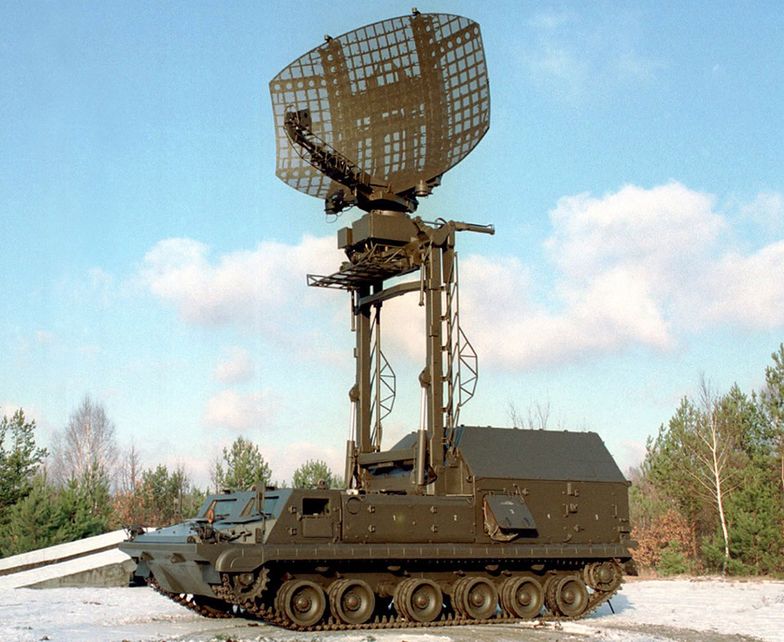 Radar przeciwlotniczy może poruszać się jak czołg.