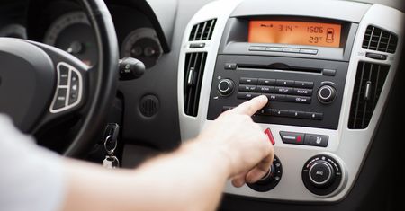 Wybieramy radio samochodowe. Sprawdź najważniejsze wskazówki