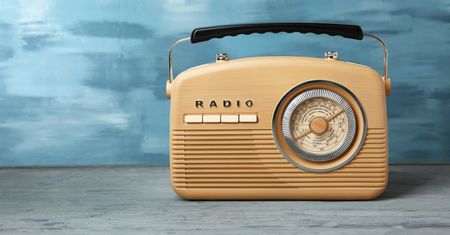 Radio jako dekoracja we wnętrzu. Przegląd inspiracji w stylu retro