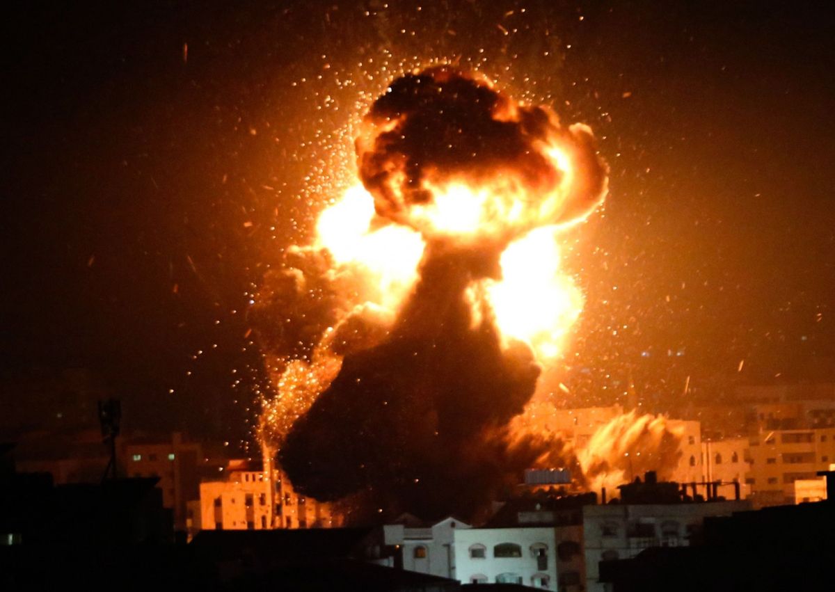 Eksplozja po nalocie Izraela na Gazę w marcu 2019 roku.