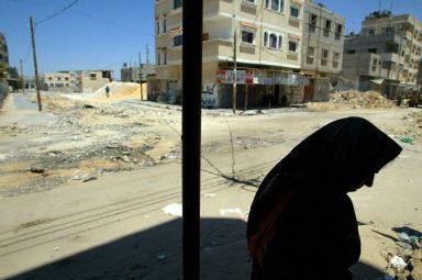 Izraelskie oddziały zniosły blokadę części obozu w Rafah