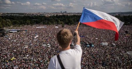 Makowski: "Czeska lekcja dla polskiej opozycji. Czy ktoś w Warszawie wyciągnie wnioski?" [OPINIA]