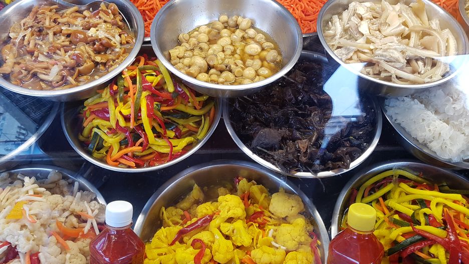 Centralny Bazar to dziś miejsce, gdzie kupić i sprzedać można prawie wszystko