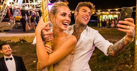 Ślub na oczach mediów. Chiara Ferragni całe wesele spędziła z telefonem