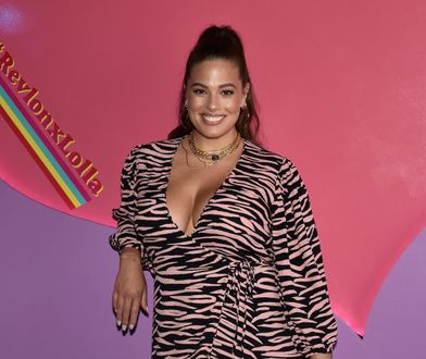 Ashley Graham, modelka plus size, zostanie mamą. Pokazała ciążowy brzuszek