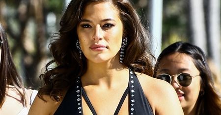 Cellulit na pierwszym planie. Ashley Graham ani myśli się nim przejmować